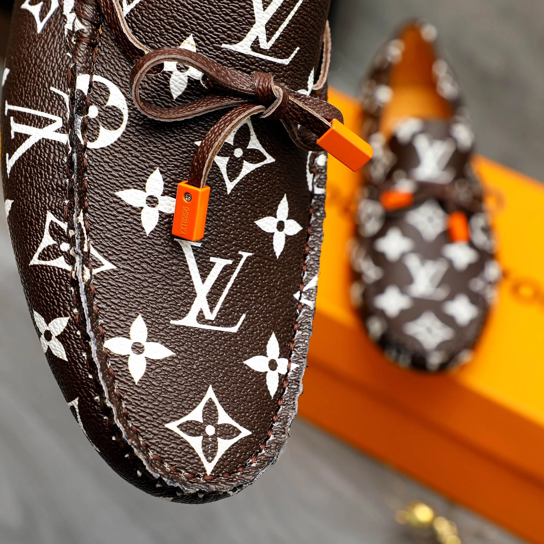 Men's shoes💰380 Product trademark: LV "Louis Vuitton" casual beanie shoes Regular size: 38-45 (45 is custom-made and non-returnable) Product materials: Selected printed cowhide upper, pigskin lining, rubber bean outsole